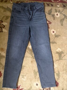 American Eagle Outfitters Mom Jeans